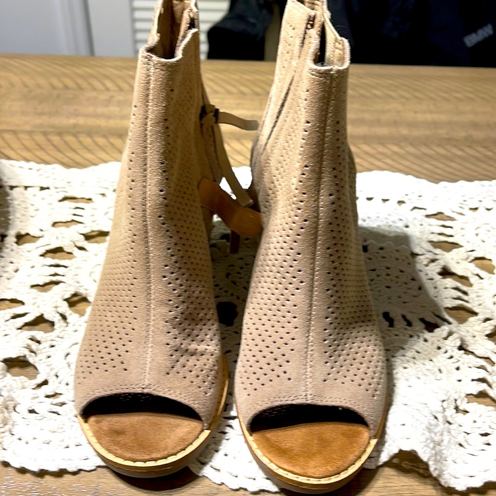Toms open toe heels